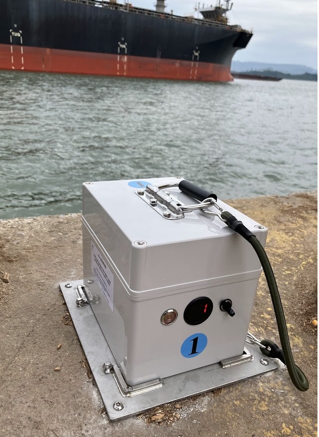 Thiết bị BAS được đặt trên bến cảng để giám sát quá trình tàu cập cảng/ rời cảng.